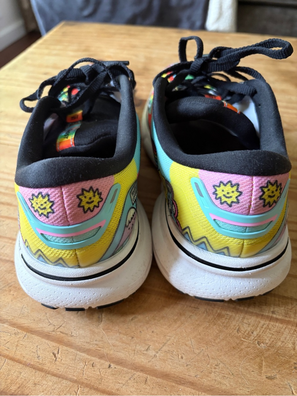 Brooks Ghost 15 Shoes Womens 7.5 Wednesday Holmes Pride Limited Edition - Picture 7 of 16